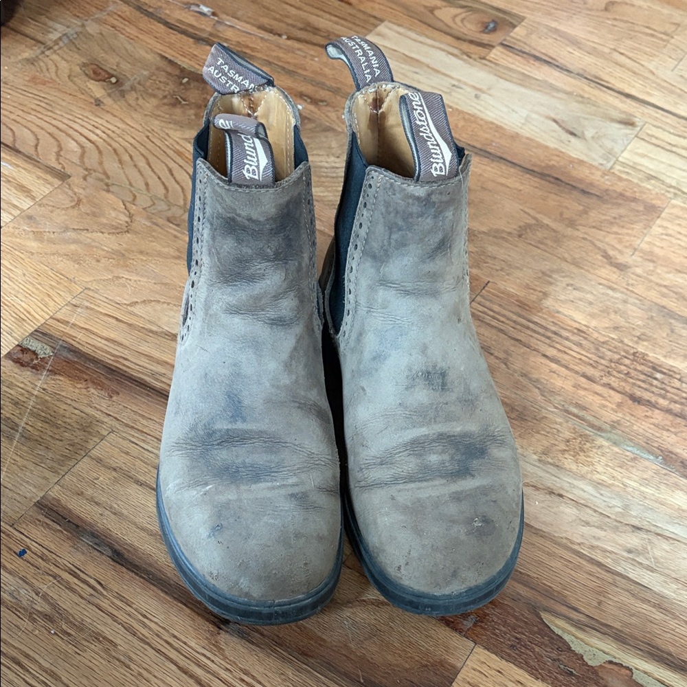 Blundstone Distressed Tan Leather Boots